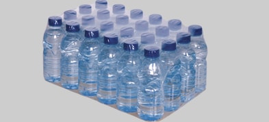 Es una película plana transparente para unitizar productos; disponible en polietileno, pvc y poliolefina de alto brillo. Es un material de embalaje altamente versátil y flexible que proporciona seguridad, estabilidad, limpieza y atractivo visual para una amplia gama de productos.