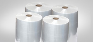 Resin-based film with metallocene that stretches up to 300%, has great resistance capacity and high speed operability. A single roll can wrap up to 150 pallets, diluting the cost per pallet; It is ideal for cost eduction projects and we have it available from 18.7 ″ wide with up to 11,000 feet long.